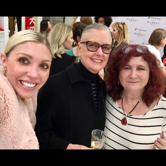 POSHMARK / MACY’S MARKETPLACE - LA - Picture 4 of 4